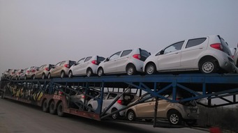 金九銀十寶雅強(qiáng)，單日發(fā)車突破三百輛——汽車銷售市場(chǎng)迎來旺季高峰